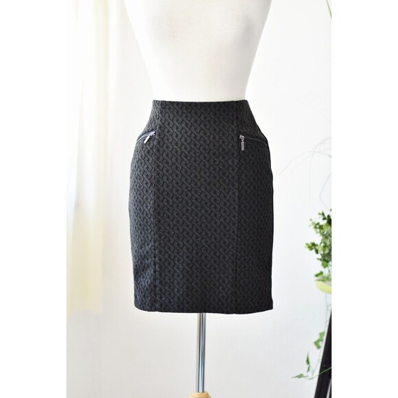 Alfani Dresses & Skirts - Alfani Mini Skirt Womans 4 P Gray Pattern Zipper Alt Office Goth